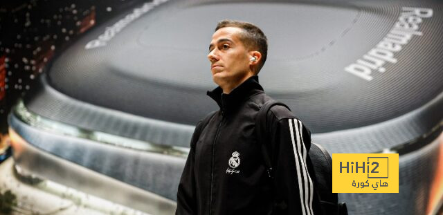 ريال مدريد يؤدي عمليات الإحماء قبل لقاء برشلونة