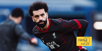 عين على محمد صلاح في مباراة إيفرتون