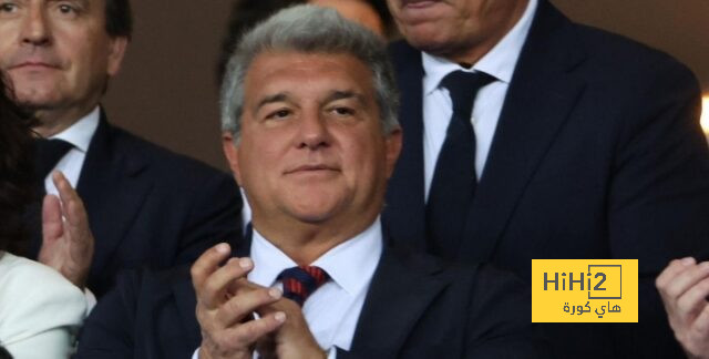 تعليق لابورتا على قرار استمرار تشافي مدربًا لبرشلونة