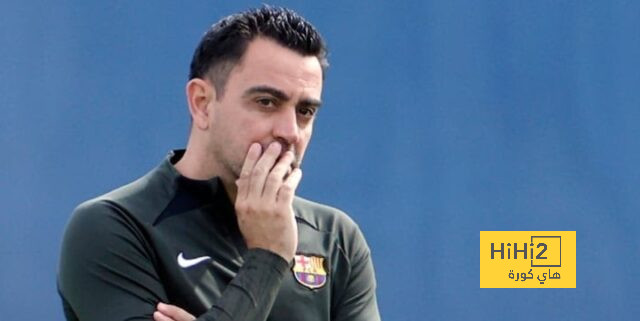 لاعبو برشلونة سر بقاء تشافي