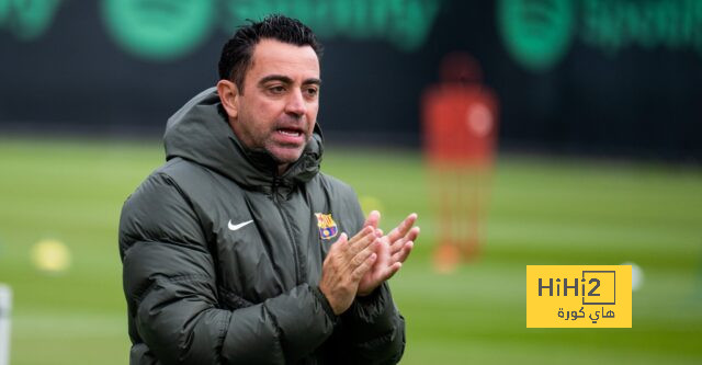 موقف لاعبي برشلونة المعارين بعد بقاء تشافي