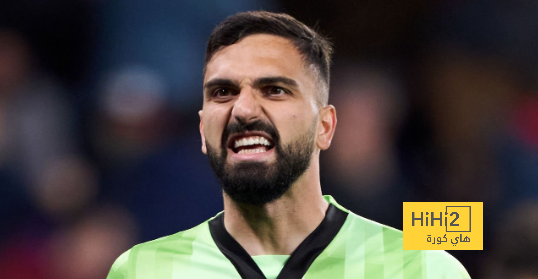 طرد حارس فالنسيا في مباراة برشلونة