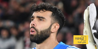 ديفيد رايا ثالث حارس لأرسنال يفوز بجائزة القفاز الذهبي