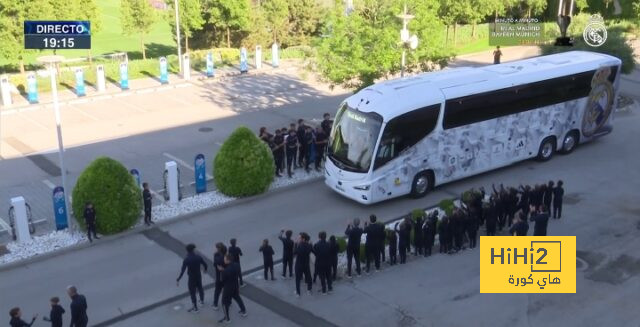 حافلة ريال مدريد في طريقها لملعب السانتياجو برنابيو قبل لقاء البايرن
