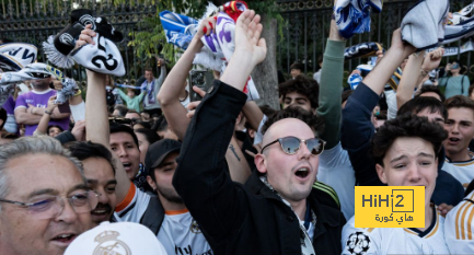 فيديو : استقبال حافلة ريال مدريد في البرنابيو