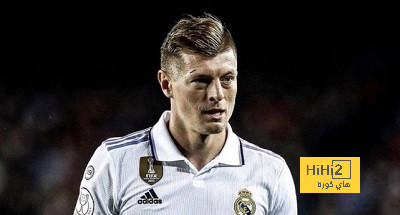 عدد بطولات توني كروس في مسيرته مع بايرن ميونخ وريال مدريد