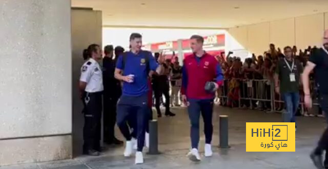 برشلونة في طريقه لملعب إشبيلية قبل لقاء الفريقين