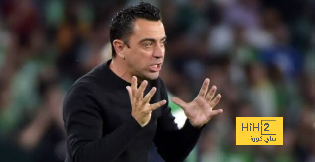 وكيل تشافي يصل مكاتب برشلونة