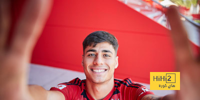 سيميوني يمنح مهاجم أتلتيكو مدريد قبلة الحياة