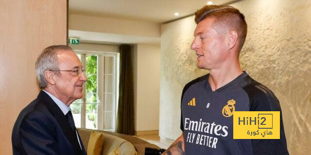 صور.. بيريز يدعم لاعبي ريال مدريد قبل مواجهة دورتموند الليلة