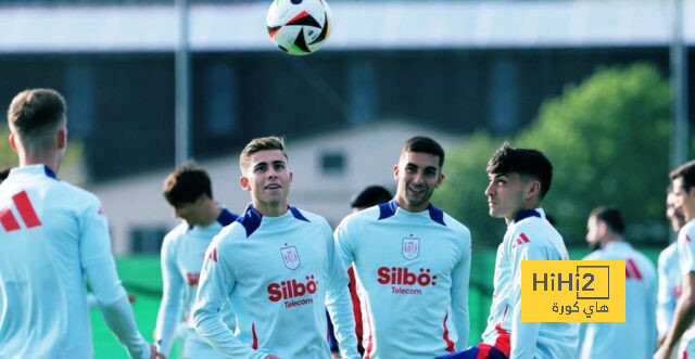 رباعي برشلونة لا ينفصلون في معسكر إسبانيا!