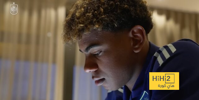 صور.. لامين يامال يؤدي واجباته المدرسية خلال اليورو
