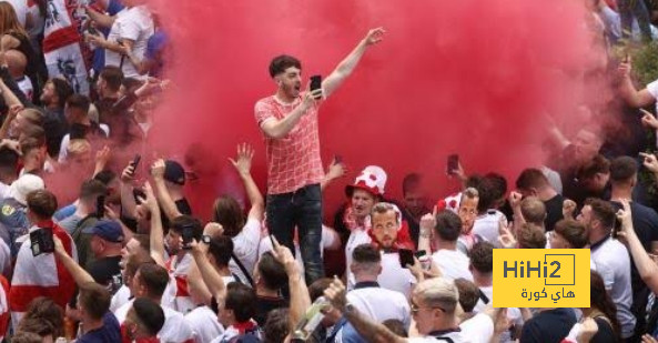 الجماهير تتوافد على ساحات ملعب فرانكفورت قبل مواجهة انجلترا و الدنمارك