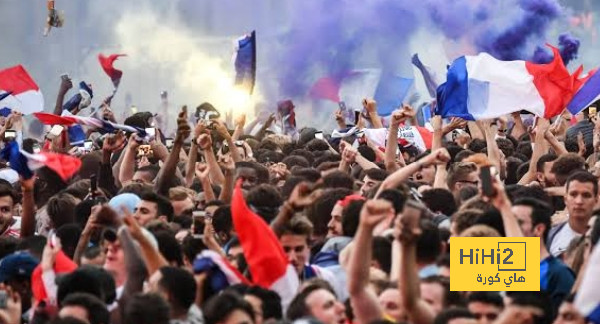 جماهير فرنسا تتوافد على ملعب بروسيا قبل مواجهة بولندا