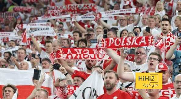 جماهير بولندا تتوافد على ملعب بروسيا قبل مواجهة فرنسا