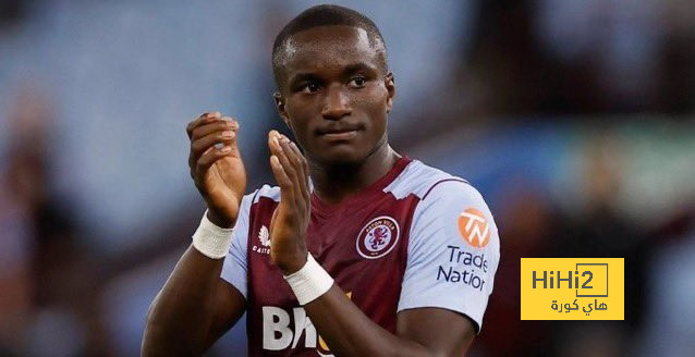 نجم أستون فيلا على رادار دوري روشن السعودي