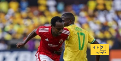 بيرسي تاو لاعب الأهلي مراقب من ثنائي دوري روشن