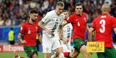 عين على برونو فيرنانديز في مباراة سلوفينيا
