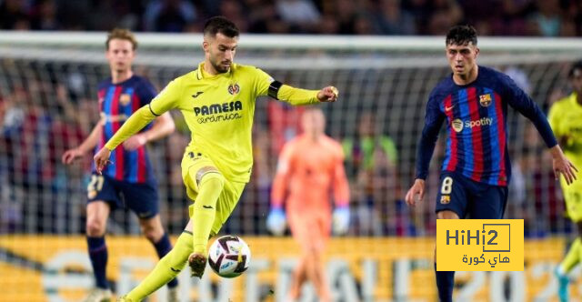 أليكس باينا: بيدري أصعب لاعب واجهته لهذا السبب