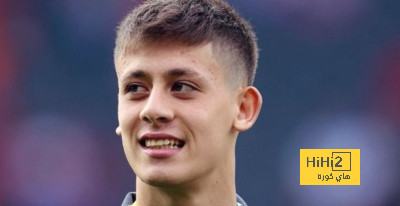 لاعبو منتخب تركيا يتفقدون ملعب برلين الاولمبي قبل مواجهة هولندا