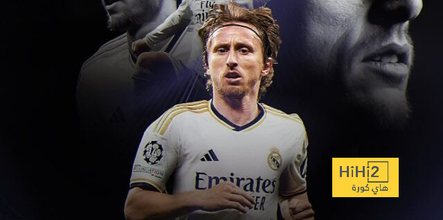 صور من جلسة تمديد عقد مودريتش مع ريال مدريد