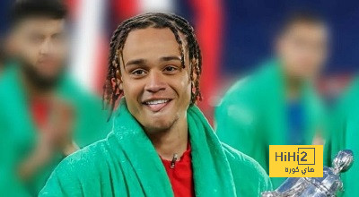 مدرب لايبزيغ يكشف موقف سيمونز من الإنتقال لليونايتد