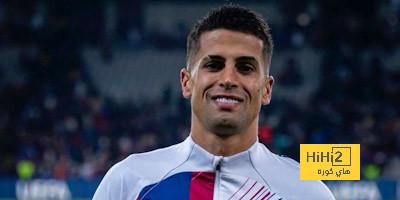كانسيلو يبتعد عن برشلونة