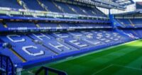 ملعب ستامفورد بريدج يتجهز لموقعة تشيلسي و مانشستر سيتي