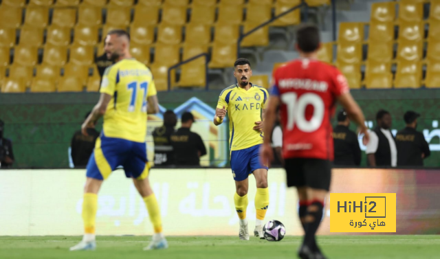 النصر يتقدم على الرائد بهدف في الشوط الأول