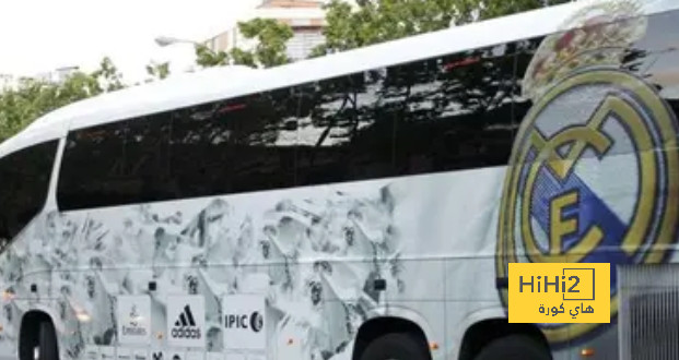 حافلة ريال مدريد تنتظر اللاعبين قبل الذهاب لملعب السانتياجو برنابيو