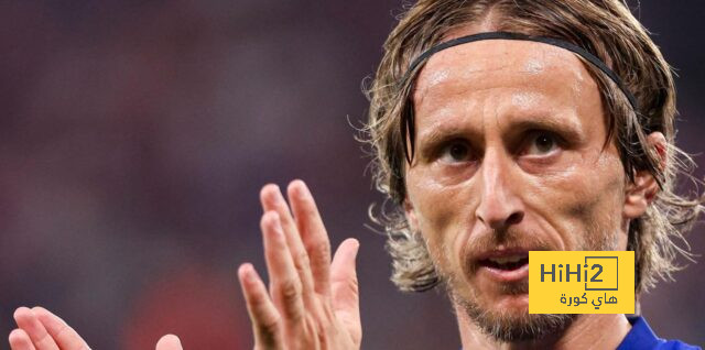 مودريتش يتلقى إشادة كبيرة من لاعب بولندا