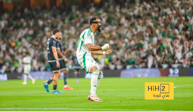 التعادل الإيجابي يحسم الشوط الأول بين الأهلي وضمك