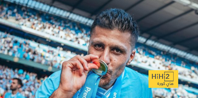 الإسباني رودري أمل البريميرليغ في الفوز بجائزة الكرة الذهبية