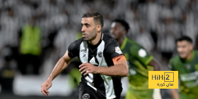كم  هدف يفصل عبد الرزاق حمد الله على لقب هداف دوري روشن التاريخي؟