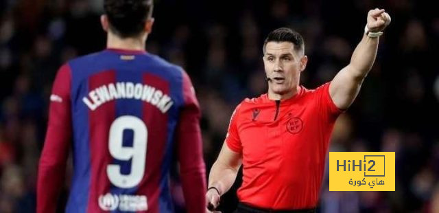 نتائج برشلونة مع حكم مباراة ألافيس