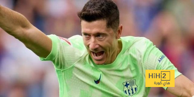 ليفاندوفسكي رجل مباراة برشلونة و ألافيس