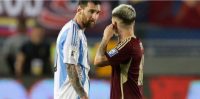 فيديو.. ماذا قال ميسي لـ سوتيلدو لاعب فنزويلا ؟
