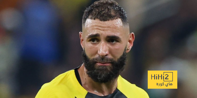 عين على بنزيما في مباراة الاتحاد والقادسية