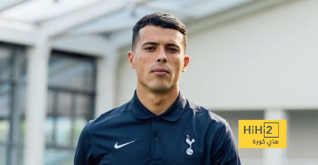 مدافع توتنهام يرد على أنباء اهتمام ريال مدريد بالتعاقد معه