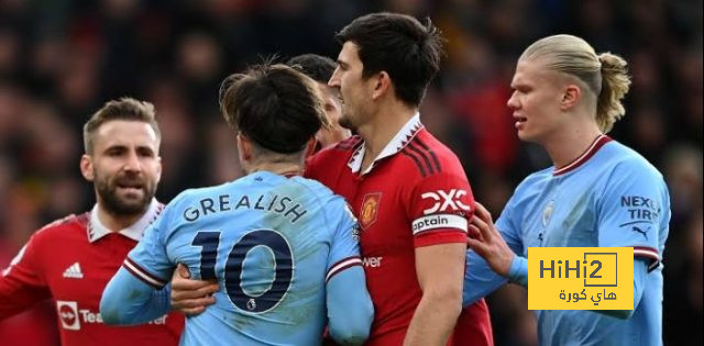 الكشف عن حكم مباراة ديربي مانشستر في الدوري الانجليزي