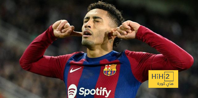 أرقام مميزة لـ رافينيا مع برشلونة في دوري الأبطال هذا الموسم