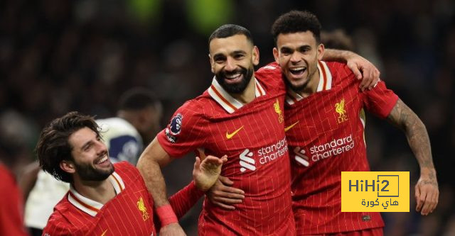 لفتة إنسانية من ثنائي ليفربول تجاه مشجع.. فيديو