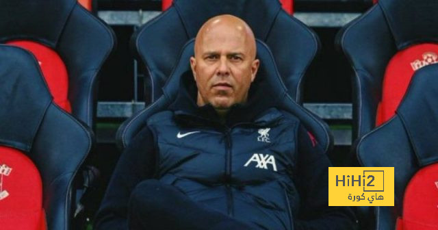 لاعب ليفربول السابق يقدم هدية ثمينة لـ سلوت!