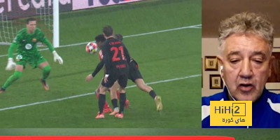 رأي خبراء التحكيم في ركلة جزاء بنفيكا غير المحتسبة ضد برشلونة