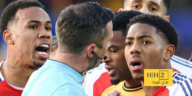 رقم سلبي للاعب أرسنال بعد طرده ضد وولفرهامبتون