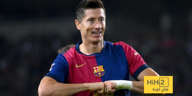ليفاندوفسكي يقترب من تجديد عقده تلقائيًا مع برشلونة