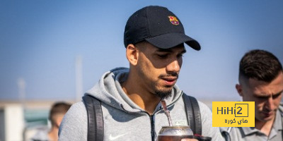 فيديو: استقبال جماهير برشلونة للاعبين أمام الفندق قبل مواجهة فالنسيا