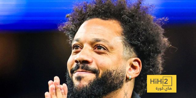 صور: ريال مدريد يكرم مارسيلو قبل انطلاق الديربي