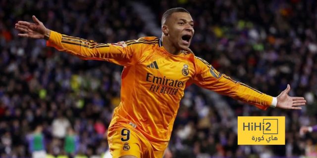 مبابي يتسلم جائزة لاعب الشهر في ريال مدريد
