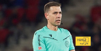 حديث حاد بين مدرب لاس بالماس وحكم لقاء برشلونة